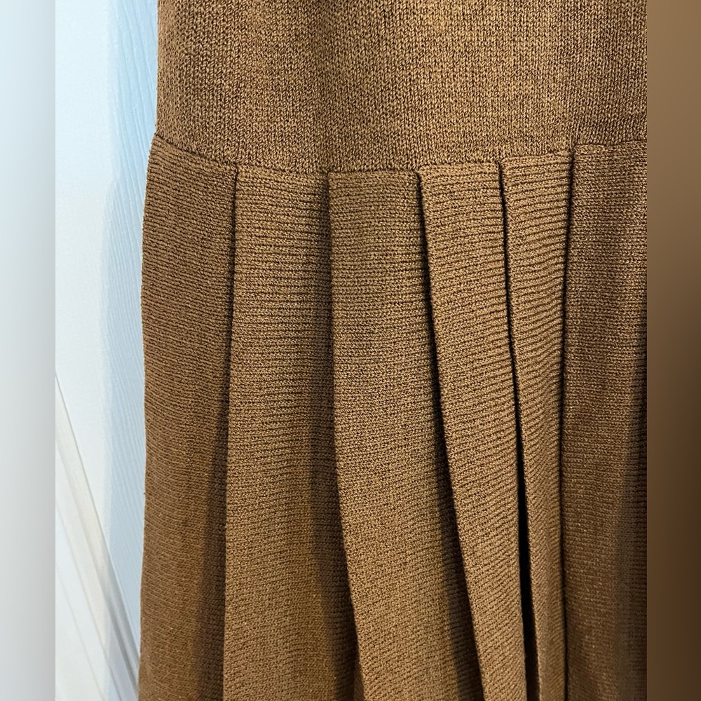 Toula sweater skirt with pleats size 10 - Picture 3 of 5